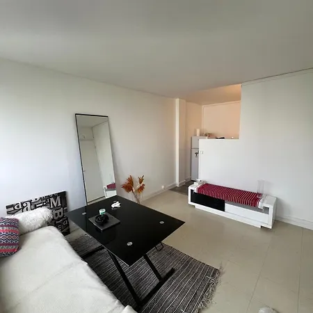 Cosy 2 Pièces à 12, Idéal Couple Ou Pro Apartment